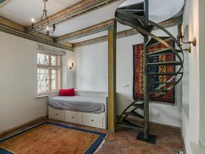 Pronájem bytu 3+1, Praha - Malá Strana, Všehrdova, 80 m2