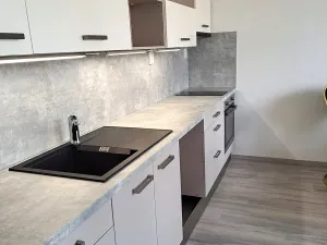 Pronájem bytu 2+1, Hradec Králové, třída Edvarda Beneše, 60 m2