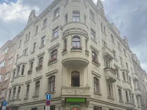 Pronájem bytu 1+kk, Praha - Nové Město, Navrátilova, 33 m2