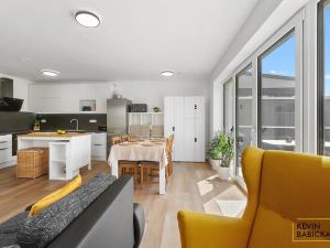 Prodej bytu 4+kk, Holubice, 102 m2