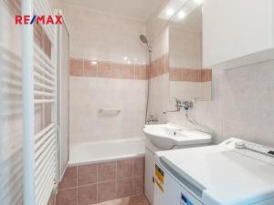 Prodej bytu 2+kk, Praha - Kobylisy, Hlaváčova, 47 m2