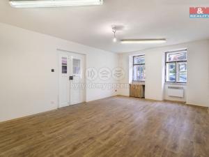 Pronájem obchodního prostoru, Nové Strašecí, Komenského náměstí, 80 m2