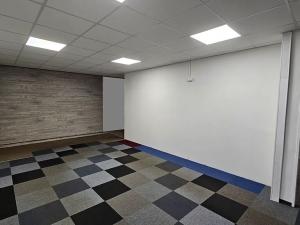 Pronájem kanceláře, Praha - Dejvice, Velflíkova, 120 m2