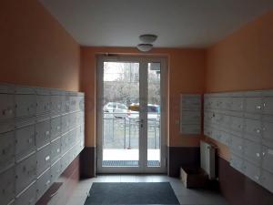 Pronájem bytu 1+kk, Praha - Záběhlice, Ve slatinách, 34 m2