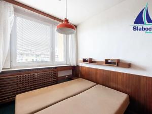 Pronájem bytu 3+1, Praha - Prosek, Veltruská, 61 m2