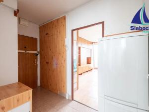 Pronájem bytu 3+1, Praha - Prosek, Veltruská, 61 m2