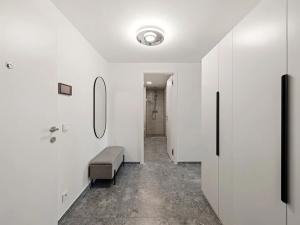 Pronájem bytu 2+kk, Praha - Modřany, Československého exilu, 52 m2