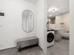 Pronájem bytu 2+kk, Praha - Modřany, Československého exilu, 52 m2