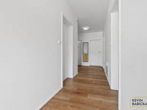 Prodej bytu 4+kk, Holubice, 102 m2