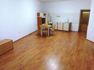 Pronájem bytu 2+kk, Náměšť nad Oslavou, Masarykovo nám., 72 m2