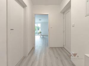 Pronájem bytu 1+kk, Zlín, Pod Hradem II, 27 m2