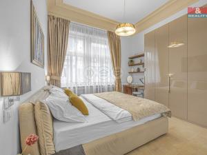 Pronájem bytu 2+kk, Praha - Staré Město, Pařížská, 70 m2