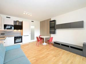 Pronájem bytu 1+kk, Praha - Modřany, Mezi vodami, 33 m2