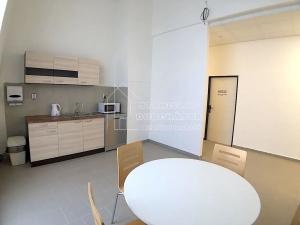 Pronájem kanceláře, Praha - Karlín, Thámova, 20 m2