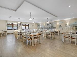 Prodej restaurace, Český Šternberk, 480 m2