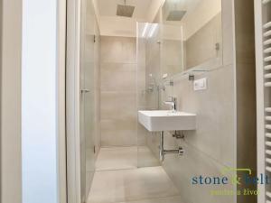 Pronájem bytu 2+kk, Praha - Dejvice, Starodejvická, 43 m2