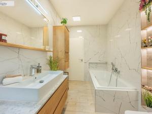 Prodej rodinného domu, Králův Dvůr - Křižatky, Na Vinohradech, 136 m2