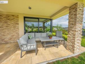 Prodej rodinného domu, Králův Dvůr - Křižatky, Na Vinohradech, 136 m2