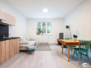 Pronájem bytu 2+kk, Pardubice - Bílé Předměstí, Bulharská, 60 m2
