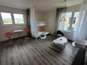 Pronájem bytu 1+kk, Praha - Lipence, Oddechová, 35 m2