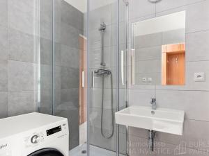 Pronájem bytu 1+kk, Praha - Nusle, Kloboučnická, 33 m2