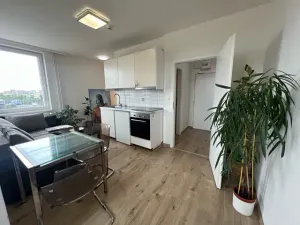 Pronájem bytu 1+kk, Praha, Hornoměcholupská, 26 m2