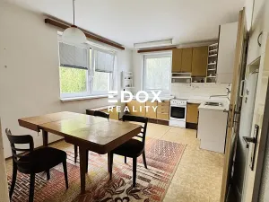 Prodej rodinného domu, Vlkaneč, 244 m2