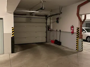 Pronájem garážového stání, Praha - Suchdol, Internacionální, 15 m2