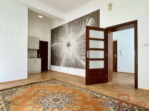 Pronájem obchodního prostoru, Karlovy Vary, Foersterova, 51 m2