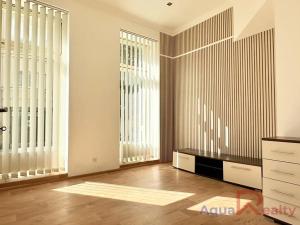 Pronájem obchodního prostoru, Karlovy Vary, Foersterova, 51 m2