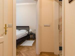 Pronájem bytu 2+1, Praha - Vinohrady, Polská, 50 m2