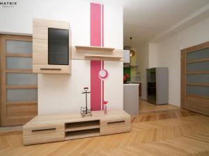 Pronájem bytu 2+kk, Praha - Holešovice, Jankovcova, 45 m2