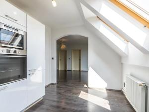 Prodej bytu 3+1, Nupaky, U Školky, 73 m2