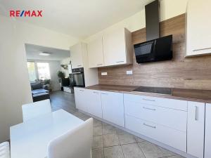 Prodej bytu 3+1, Praha - Újezd nad Lesy, Žárovická, 63 m2