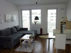 Pronájem bytu 2+kk, Praha - Modřany, Fikerova, 67 m2