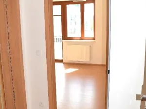 Pronájem bytu 1+kk, Praha - Hostivař, Fojtova, 33 m2