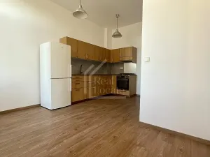 Pronájem bytu 2+1, Praha - Holešovice, Bubenské nábřeží, 73 m2