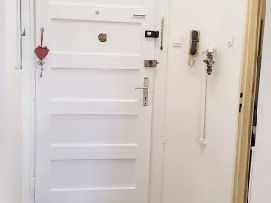 Pronájem bytu 1+kk, Praha - Nusle, U křížku, 27 m2