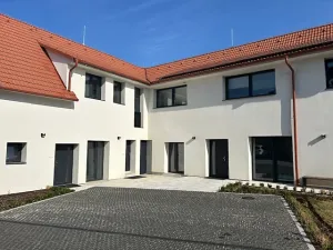 Pronájem bytu 1+kk, Horoměřice, Velvarská, 27 m2