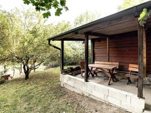 Prodej chaty, Mníšek pod Brdy, Severní, 25 m2