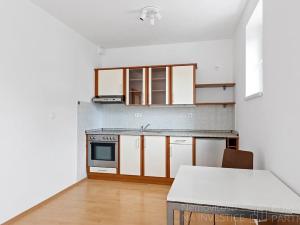 Pronájem bytu 1+kk, Praha - Jinonice, Za zámečkem, 32 m2