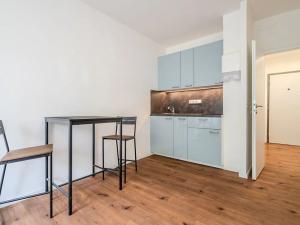 Pronájem bytu 1+kk, Praha - Modřany, Semická, 29 m2
