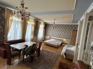Pronájem bytu 3+1, Karlovy Vary, Lázeňská, 120 m2