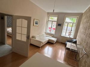 Pronájem bytu 2+kk, Karlovy Vary, Lázeňská, 62 m2