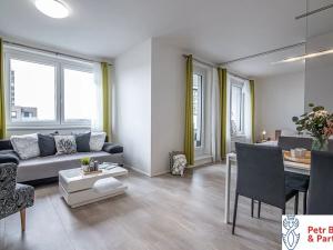 Pronájem bytu 2+kk, Praha - Stodůlky, náměstí Junkových, 49 m2