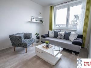 Pronájem bytu 2+kk, Praha - Stodůlky, náměstí Junkových, 49 m2