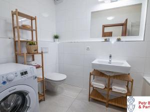 Pronájem bytu 2+kk, Praha - Stodůlky, náměstí Junkových, 49 m2