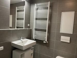 Pronájem bytu 2+kk, Praha - Hlubočepy, náměstí Olgy Scheinpflugové, 56 m2