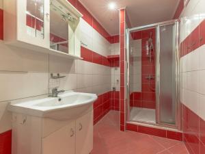 Prodej bytu 2+kk, Týnec nad Sázavou, Okružní, 41 m2