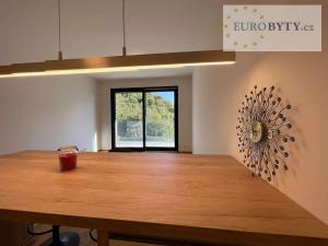 Pronájem bytu 2+kk, Praha - Modřany, Československého exilu, 65 m2